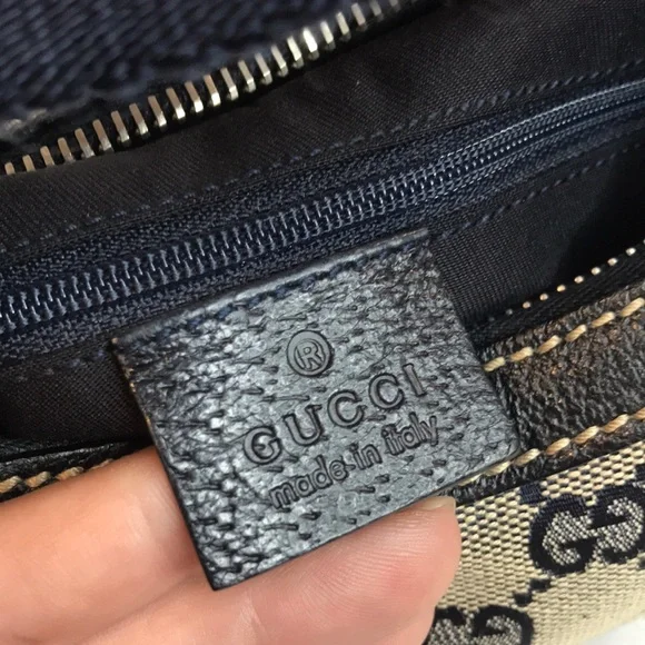 ⭐️ Rare Authentic Vintage Gucci Mini Croissant Shoulder Bag - Picture 13 of 14